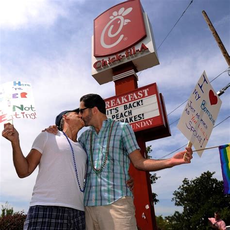 Kiss Mor Chiks Gay Rights Activists Protest Chick Fil A With ‘kiss In