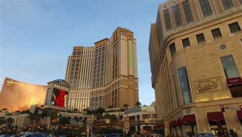 palazzo temporarily closes hotel tower   occupancy