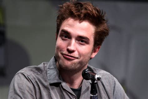 Robert Pattinson Gives Hilarious Reaction To Late Most