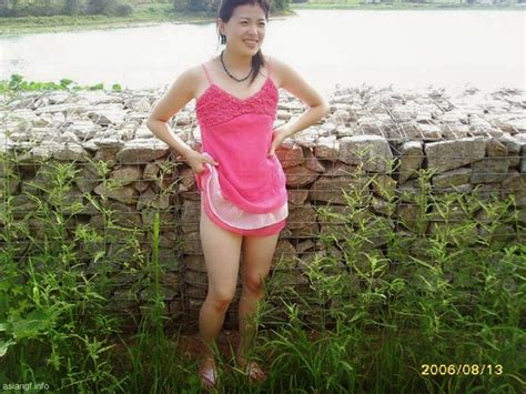 Chinese Milf Poses In Skanky Panty In Outdoor Nude Sexy