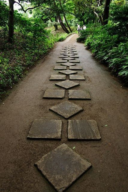 garden stepping stones 30 beautiful ways to decorate your