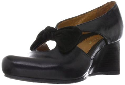 amazoncom earthies womens bristol slip  shoes shoes slip  shoes womens fashion pumps