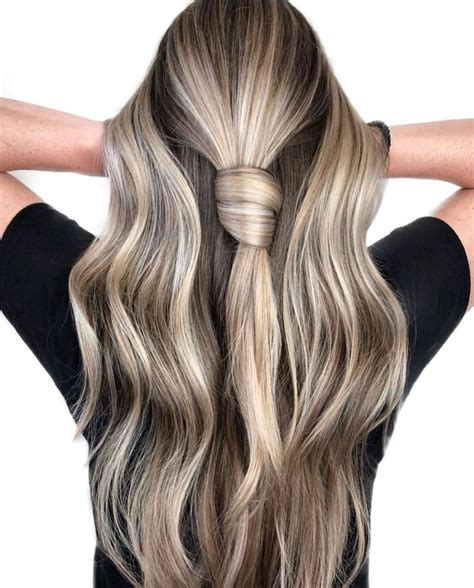 Il denominatore comune è sempre lo stesso: Che ne dite di questo BALAYAGE BIONDO FREDDO? Solo da FRAIESE il look