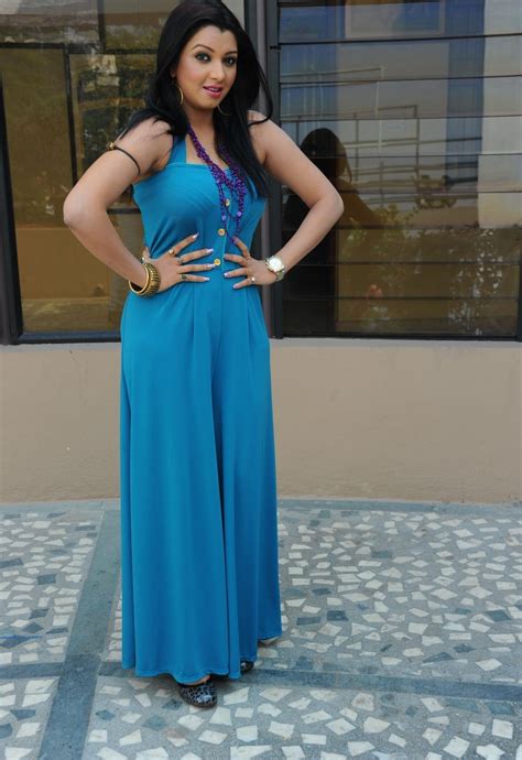 South Indian Sexy Actress Siddhi Mamre Latest Hot Sexy