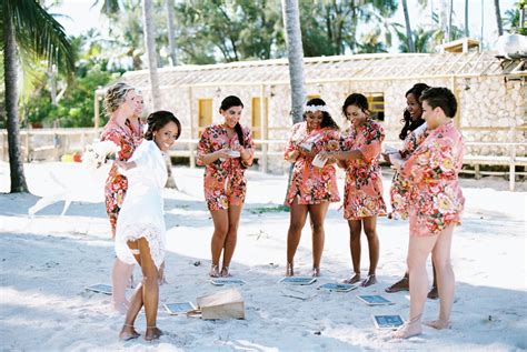 ultimate guide  throwing  beach themed bridal shower dune
