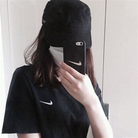 Pin By Nan Coocy On 스포티룩 Ulzzang Girl Girl With Hat Fashion