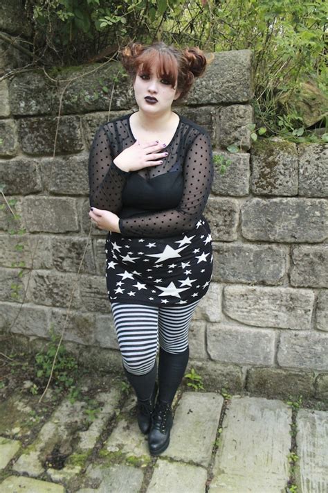 Woman Dresses Goth Emo For Social Experiment Confirms People Are