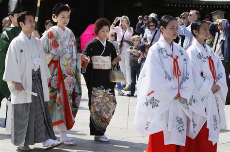 Japan To Review Law Prescribing One Surname For Married Couples