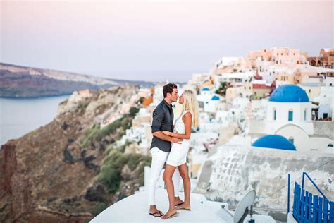 Santorini Love Shoot By European Prewedding Photographer Dario Endara