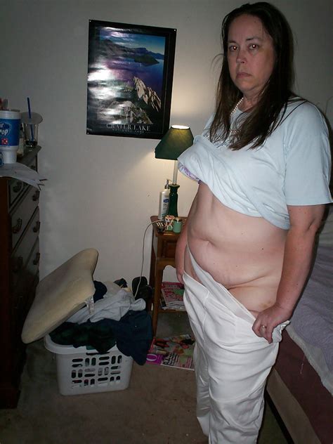 slut wife brenda wilcox showing her naked body to the world 35 beelden van