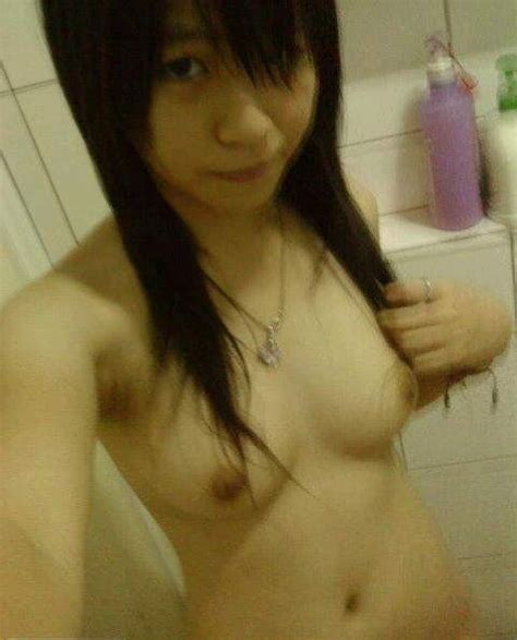 taiwanese schoolgirl naked self photos leaked
