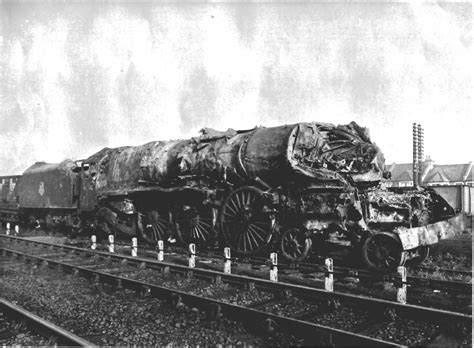 city  glasgow locomotive damaged   harrow wealdstone station