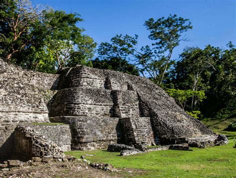 xunantunich mayan ruins   ancient archaeological site