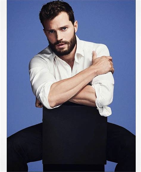 hombres con estilo apuesto cordoba christian grey jamie dornan gq