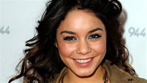 Vanessa Hudgens Meets With Fbi Over Leaked Nude Pictures