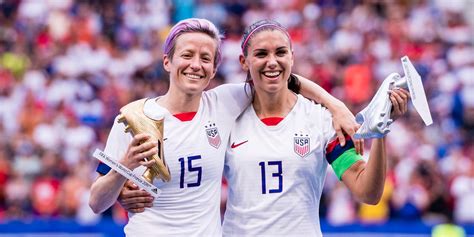 pictures of the us women s national soccer team during the world cup