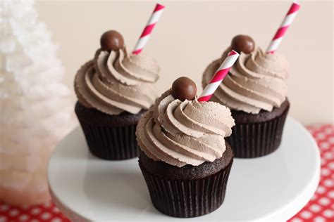 winsome girl chocolate malt cupcakes