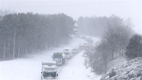 travel warnings  fresh snow blast sweeps uk uk news sky news