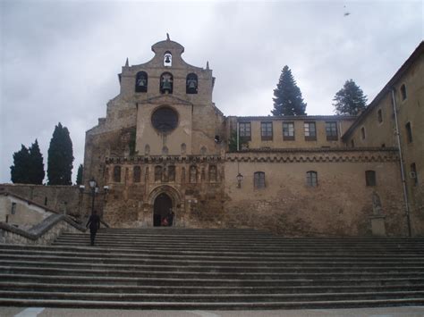 fileescalinata ante la iglesia del monasterio de onajpg wikimedia commons