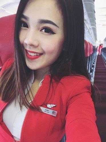 gorgeous flight attendant caught the attention of social