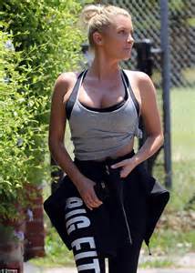 Zilda Williams Shows Her Bra During Busty Workout In The