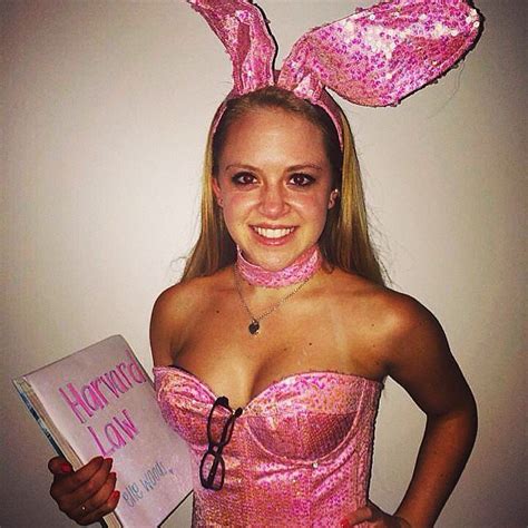 elle woods from legally blonde 27 outgoing costumes for