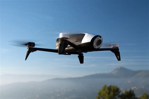 el drone bebop  de parrot mejores especificaciones  mayor tiempo de vuelo digital trends