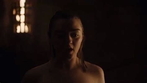 game of thrones season 8 how old is arya stark fans concerned after