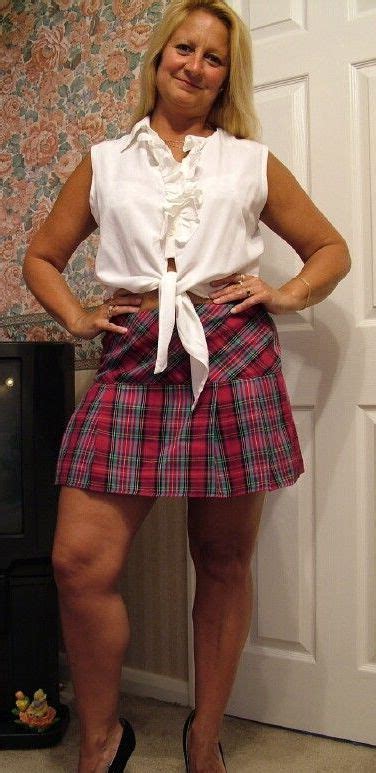 25 Photos Gallery Mature In Mini Skirt Mature Miniskirt Skirt