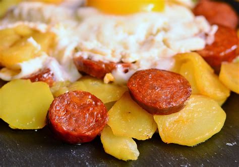 Huevos Rotos Con Chorizo ⋆ Kissimmee Produce