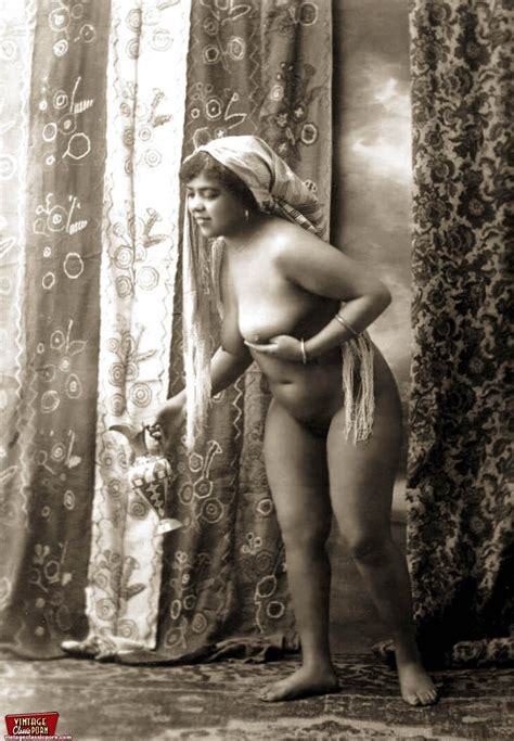 vintage ethnic girls showing their beautiful sexy nude body ass point