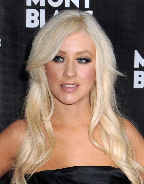 Love This Blonde Christina Aguilera Hair Platinum Blonde Hair Color