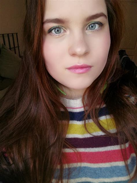 [19 F] Behind Blue Eyes Selfie