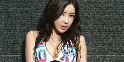 kumpulan foto topless seksi bintang korea di majalah pria dewasa berita terbaru 2013 new
