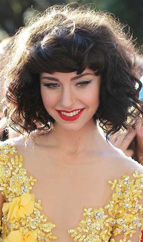 20 Chic And Beautiful Curly Bob Hairstyles We Adore