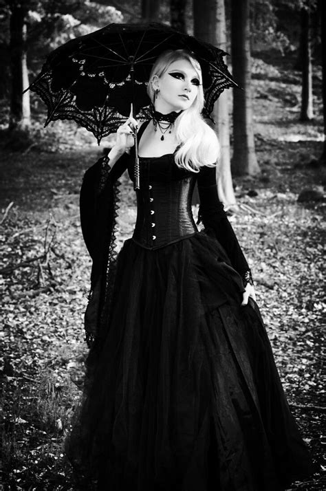 Romantic Goth ♥ Gothic Dress Gothic Outfits Gothic Fashion