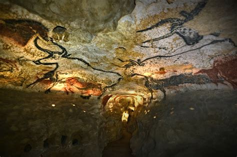 lascaux caves  site sheds light  mysterious palaeolithic art ibtimes uk