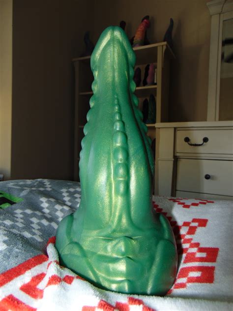 Review Pretzal The Swamp Wyrm By Bad Dragon