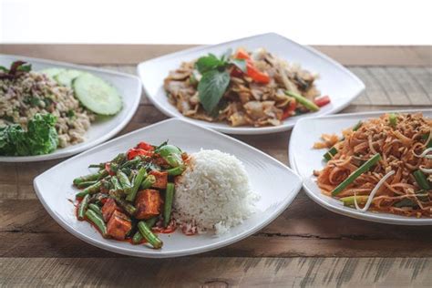 family thais asian bistro      restaurants  dallas