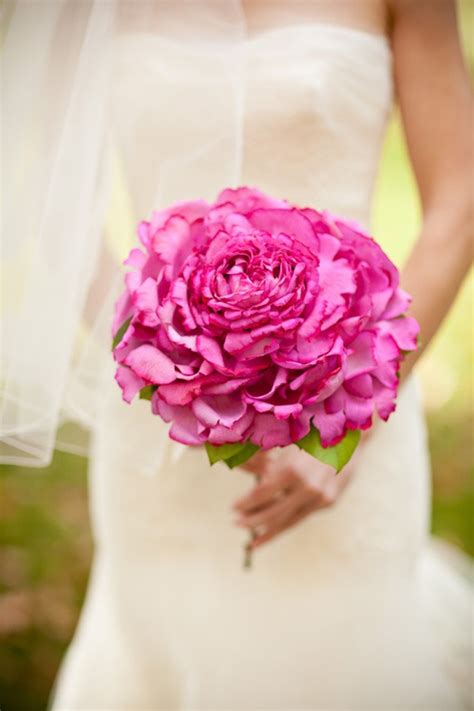 stunning wedding bouquets part  belle  magazine