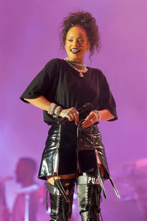 Rihanna At The Festival Rihanna Age Albums