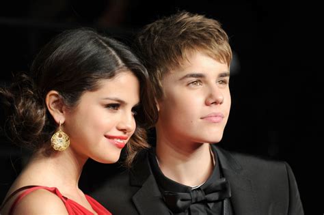 Conspiracy Theory Justin Bieber And Selena Gomez Never Broke Up Kqed