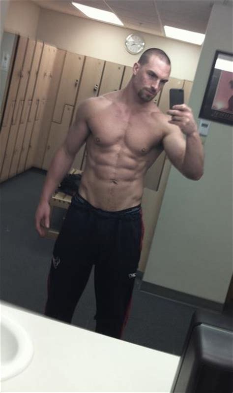 Top 23 Sexiest Gym Selfies Guyspy