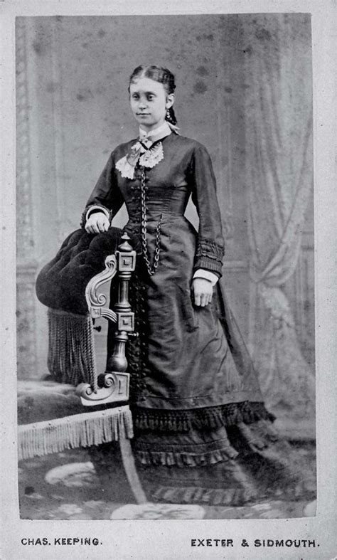 photographic portraits  victorian women flashbak