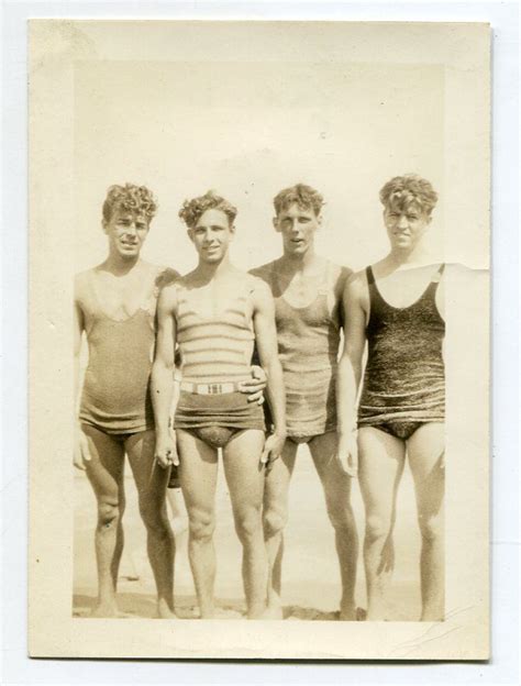 vintage young men  bathingsuits fotografias   summer desenhos