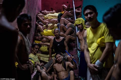 inside the philippines quezon city jail daily mail online