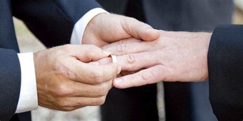 Judge Strikes Down Alabamas Gay Marriage Ban Huffpost