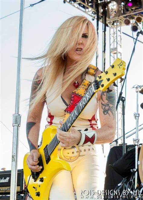 pin by angie davis on this and that female guitarist lita ford