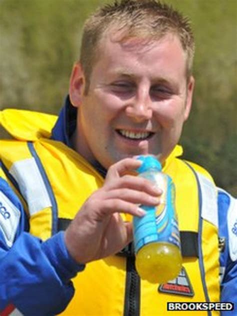 Weymouth Powerboat Crash Mike Lovell Dies From Injuries Bbc News