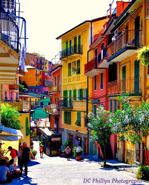 Street Scene Cinque Terre Italy In 2019 Italy Street